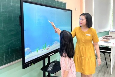 Lắp tivi màn hình tương tác thông minh tại Hà Nội